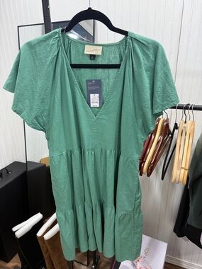 Universal Thread Green V-Neck Tiered Dress